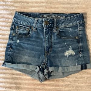 AEO Super Stretch Denim Shorts Size 2 Light to Medium Wash